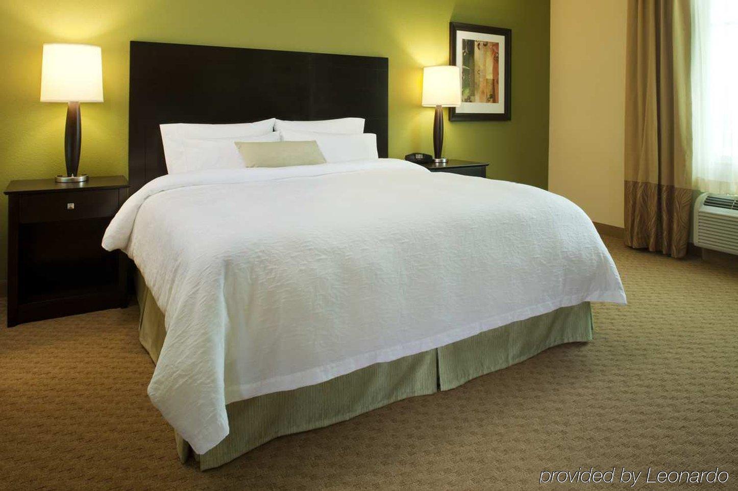 Hampton Inn Beeville Habitación foto